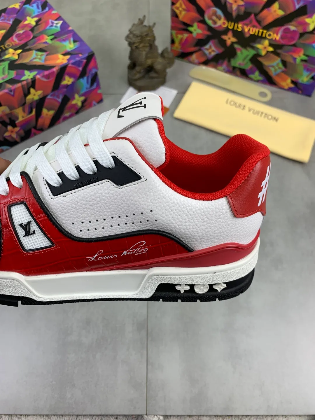 Men's men's shoes 💰P560 new style 💶【LOUIS VUITTON) (original order) new style 🍀LV Louis Vuitton *——LV classic trendy shoes! Made of imported original cowhide and water-dyed cowhide lining. The latest original wear-resistant rubber combination outsole! High quality products! Multiple colors available, code number: 38-46